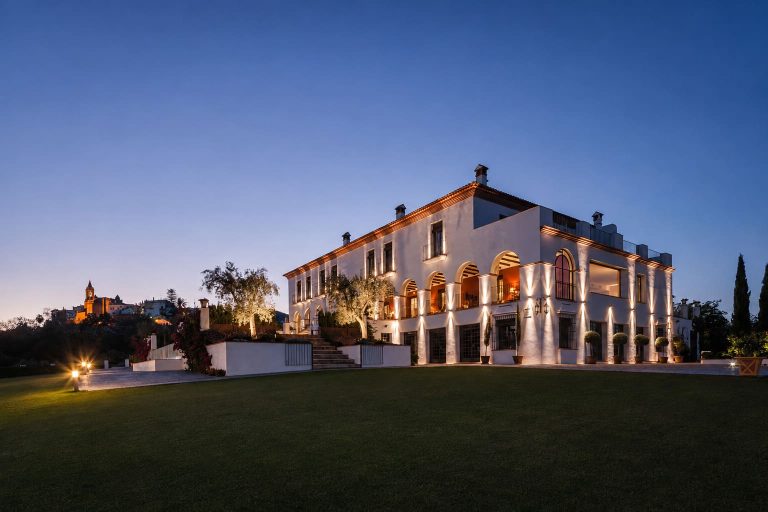 Vista nocturna Casa Vesta